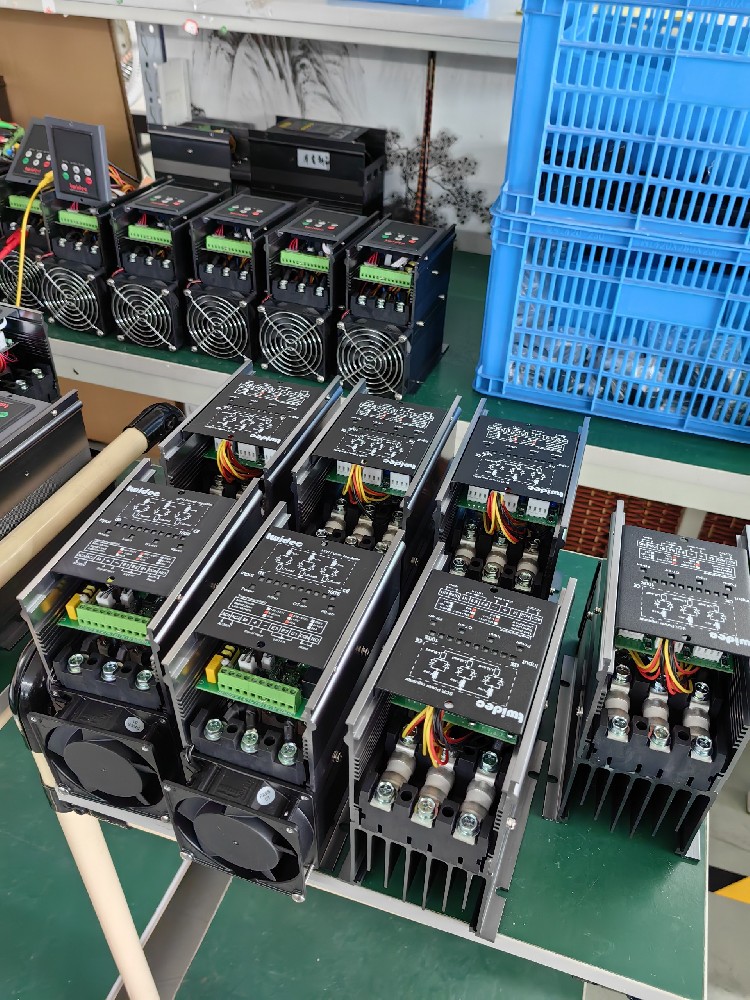 电力调整器在哪些工业领域利用最宽泛（如电炉加热、电机调快等）？有什么特殊的利用案例？