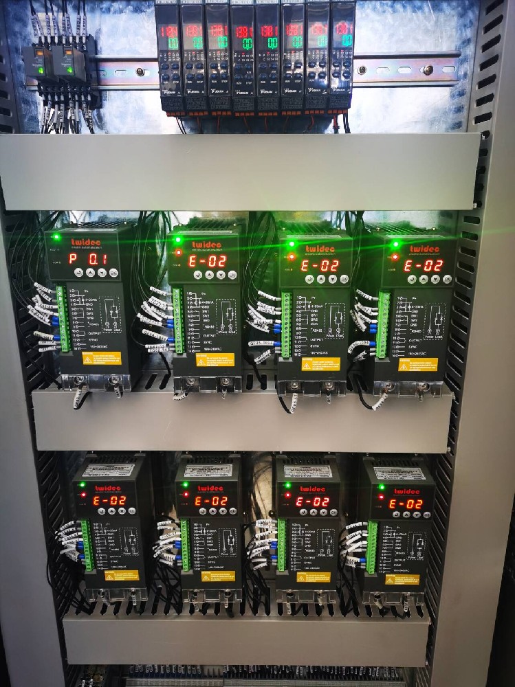电力调整器输出电压过低的原因和解决法子有哪些？