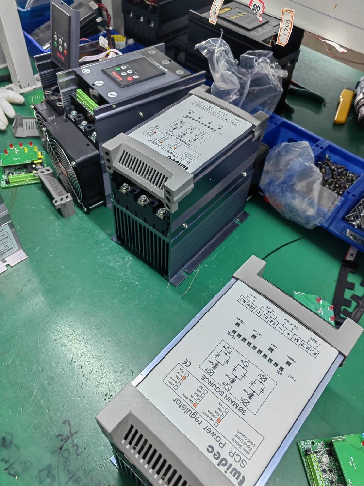 若何确定电力调整器触发？榈墓收系匚？